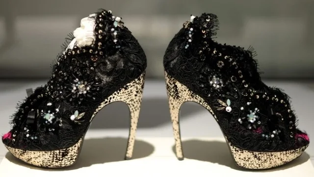 Një libër për jetën e francezit Roger Vivier, i cili