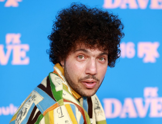 FOTO/ U kritikua për higjienën e tij pas përhapjes së