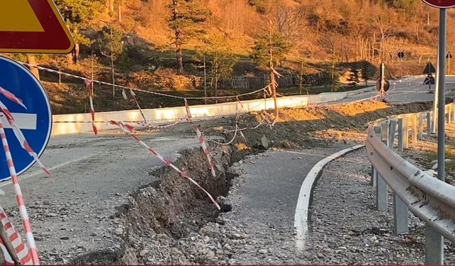 Dëmtohet rruga në Gjinar, çahet asfalti