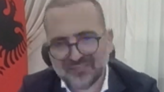 "Qeveria e Emirateve merr p&euml;rsip&euml;r kostot e turist&euml;ve"/