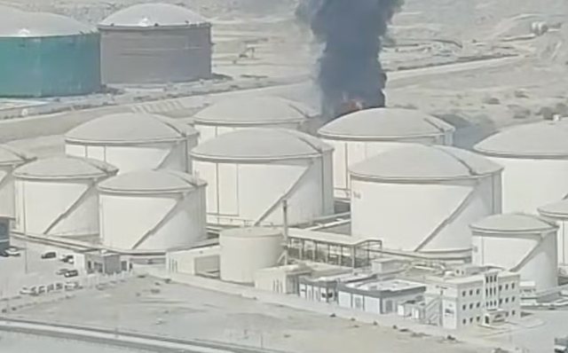 Zona e naft&euml;s n&euml; Emiratet e Bashkuara Arabe p&euml;rfshihet nga zjarri