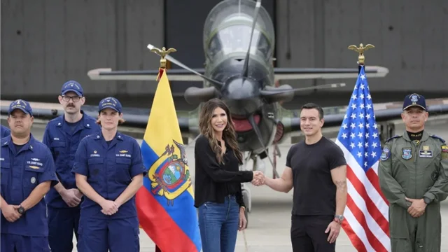 Ekuadori i bashkohet SHBA-s&euml; n&euml; luft&euml;n kund&euml;r