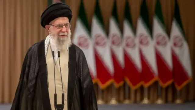 Vrasja e Khameneit/ Ceremonia mortore nis sot n&euml; Teheran, Izraeli