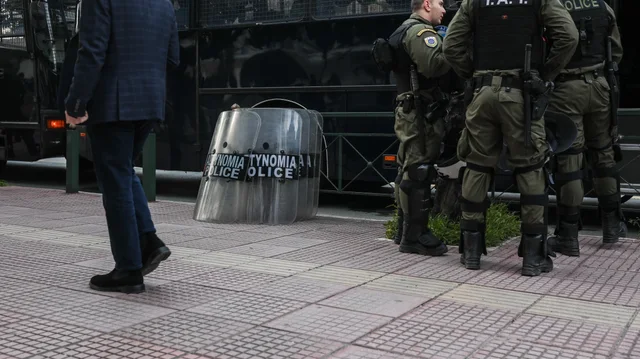 Alarmohen autoritetet greke, marrin telefonatë për bombë në