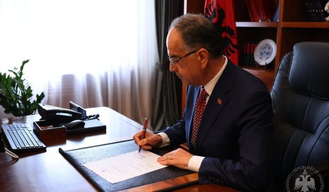 Ndryshimet n&euml; kabinetin qeveritar, Begaj dekreton ministrat e rinj