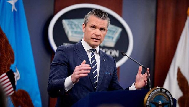 Shefi i Pentagonit: Personi q&euml; kishte tentuar t&euml; vras&euml; Trumpin u