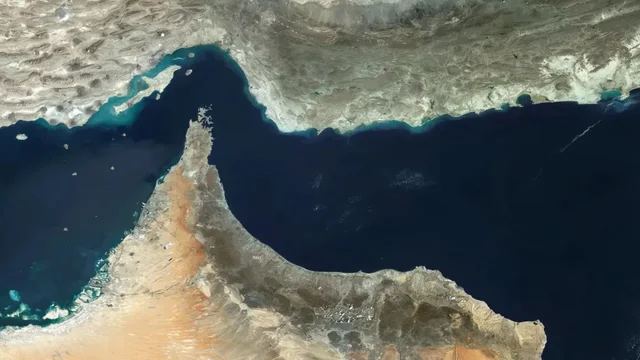 &ldquo;Ngushtica e Hormuzit, e mbyllur vet&euml;m p&euml;r anijet nga SHBA-ja,