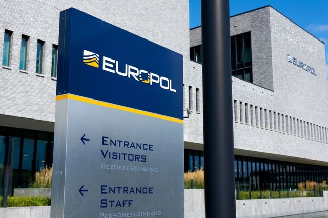 Alarmi i Europol: Rritet mund&euml;sia e sulmeve terroriste dhe kibernetike