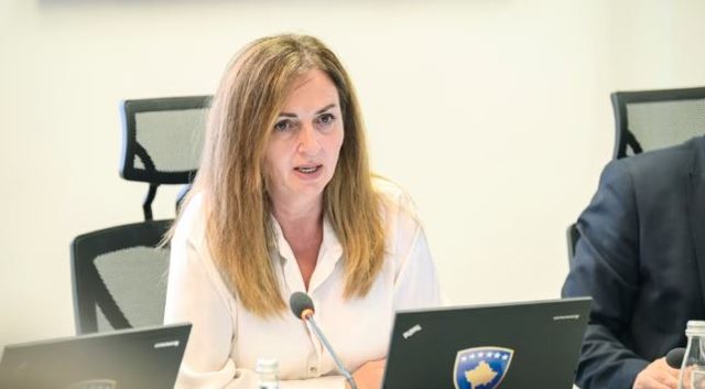 Osmani shp&euml;rndau Kuvendin, LVV e &ccedil;on dekretin n&euml; Kushtetuese