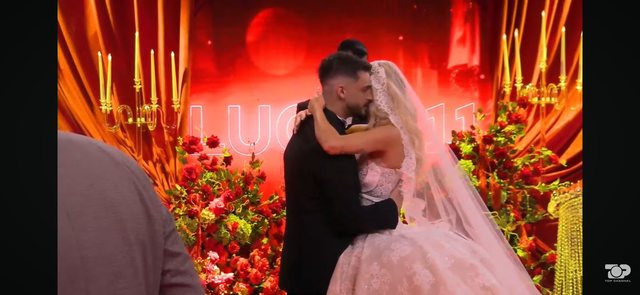 &ldquo;Je ndjenja...&rdquo;/ Letra romantike q&euml; i shkroi Gimbo-Selinit pas