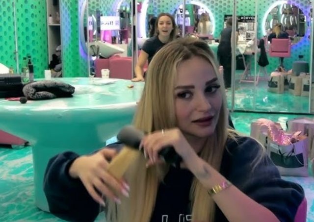 &ldquo;Puthe Gimbon duke menduar p&euml;r Mirin&rdquo;/ Selin debaton me