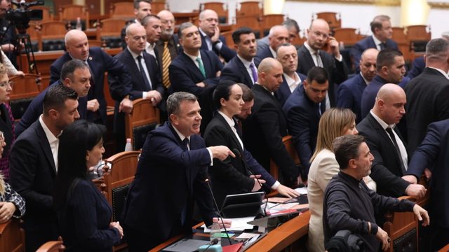 "Dhemb p&euml;r dhemb"/ PD k&euml;rkoi p&euml;rjashtimin e Ball&euml;s