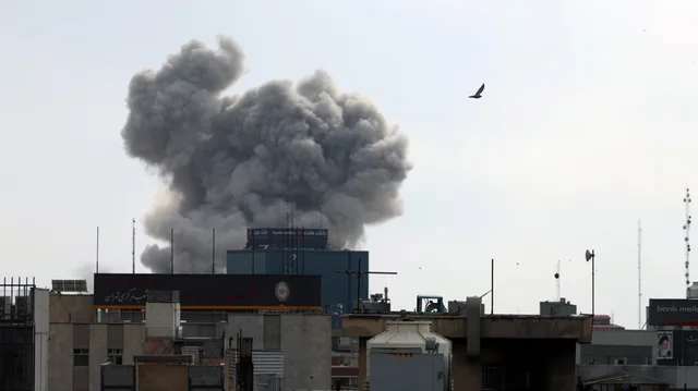 Si ra Irani nga brenda, tradhtari i paduksh&euml;m dhe roli vendimtar i Mossadit