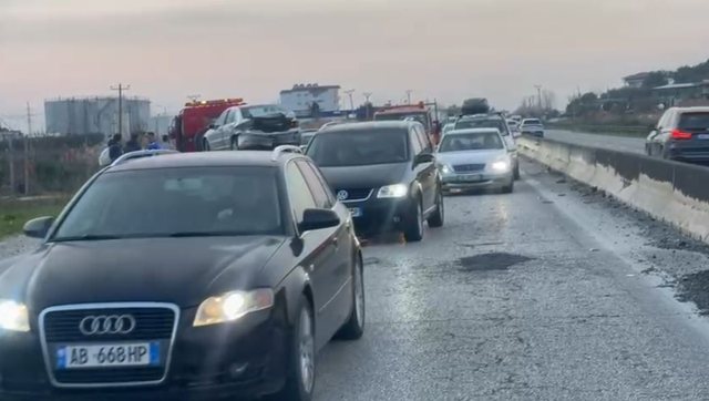Aksident n&euml; Golem t&euml; Lushnjes, shkak dyshohet parakalimi i gabuar