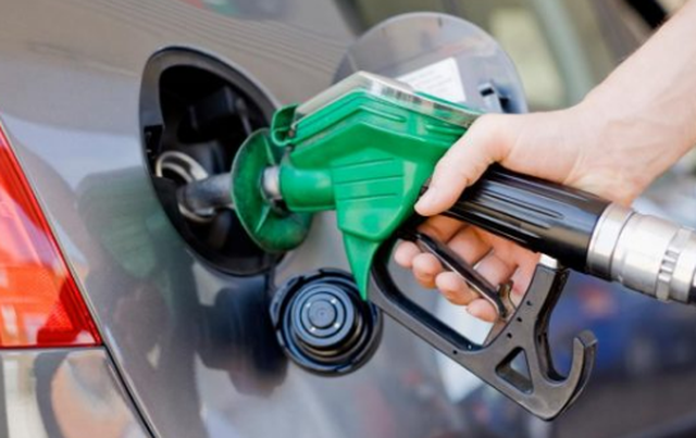 Pasojat e luft&euml;s n&euml; Iran po fillojn&euml; t&euml; ndihen, nafta