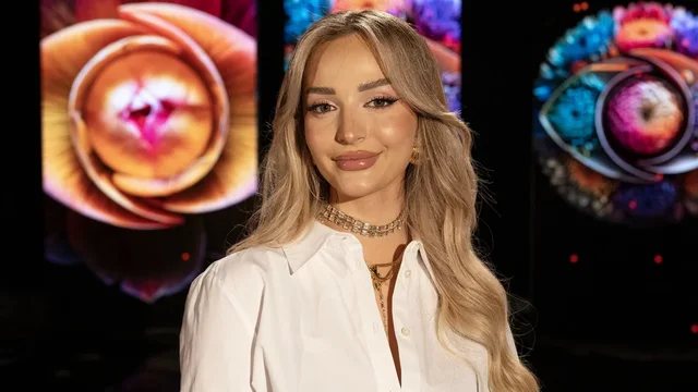 Publikohen FOTOT e rralla t&euml; Selin&euml;s n&euml; f&euml;mij&euml;ri, ja si