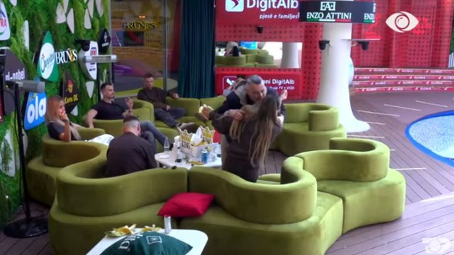 E PAPRITUR N&Euml; BBV! Rogerti puth Juel&euml;n: Rrezikoj divorcin nga