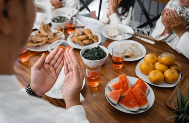 Cilat ushqimet nuk duhen konsumuar gjat&euml; muajit t&euml; Shenjt&euml;