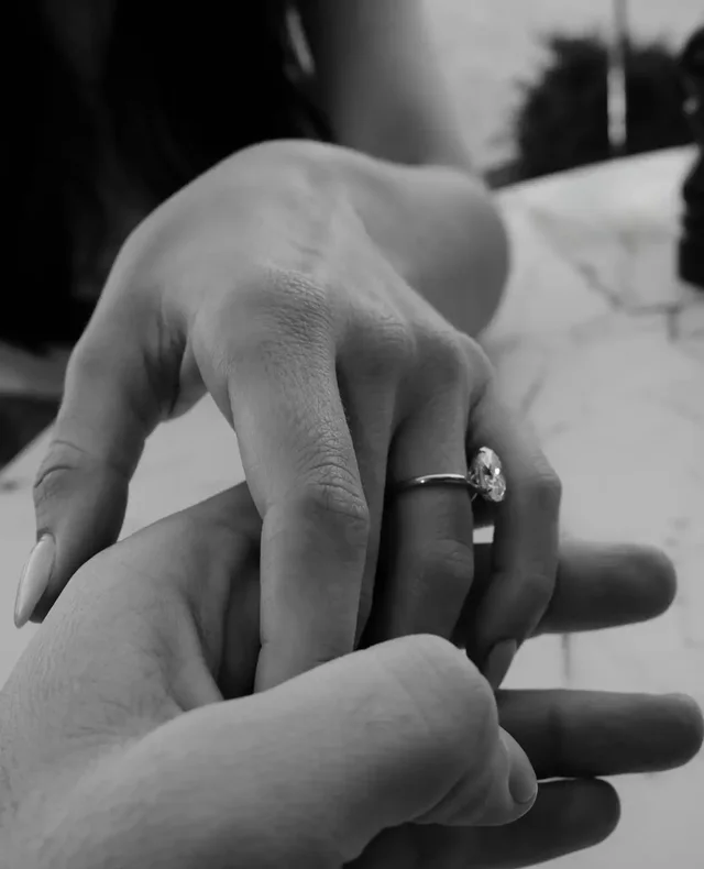 FOTO / Dikur &lsquo;vajza m&euml; e bukur n&euml; bot&euml;&rsquo;, modelja e