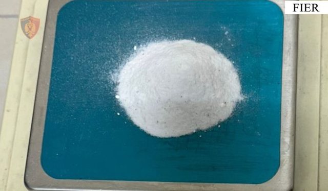 Shiste kokain&euml; t&euml; ndar&euml; n&euml; doza, arrestohet