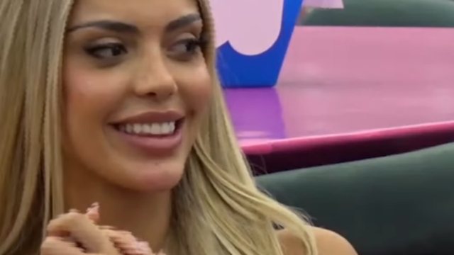 &ldquo;Bukuri moderne dhe shpirt...&rdquo;/ K&euml;ng&euml;tarja e njohur i