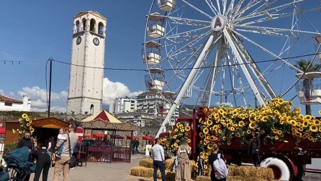 Dita e Ver&euml;s n&euml; Elbasan, jo t&euml; gjitha traditat po ruhen!