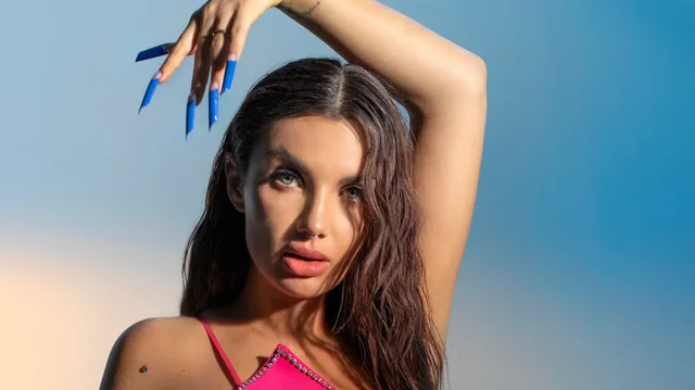 "Nga ‘meme’ në biznes, si këngëtarja italiane i