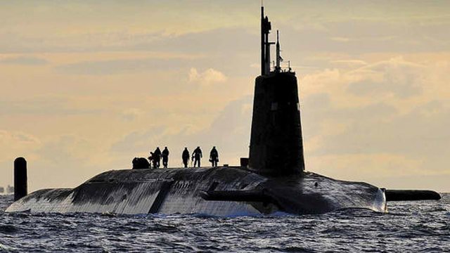 Nëndetësja amerikane me raketa bërthamore largohet nga baza