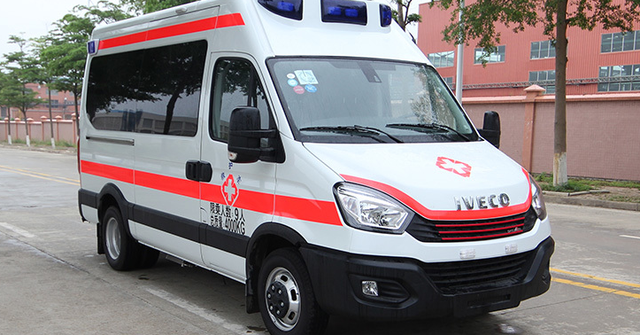 Kinë/ Ishte duke luajtur teksa i shp*rthen telefoni në duar,