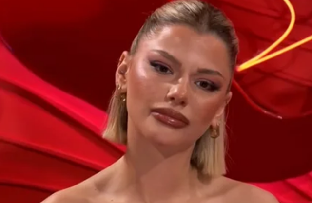 (FOTO) Nuk flet me n&euml;n&euml;n prej 8 vitesh/ E &euml;ma e Nikol d&euml;rgon