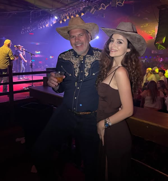 FOTO/ Pas Blerta Celibashit, edhe Diola Dosti vendos unazën! Nutricionistja