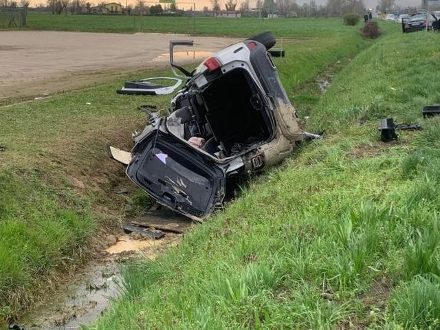 Itali! Parakalimi i gabuar i 29-vje&ccedil;ares shqiptare u merr jet&euml;n dy