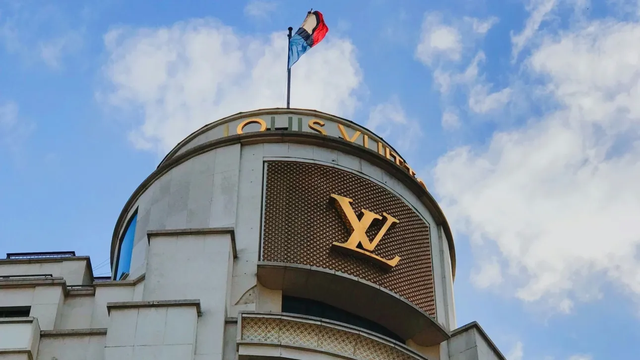 Louis Vuitton: &ldquo;&Ccedil;anta me vez&euml;&rdquo; ikonike me ngjyr&euml;