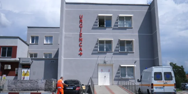 Vajza denoncon mjeket n&euml; spitalin e Elbasanit: N&euml;na ime humbi