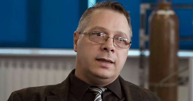 Shkenc&euml;tari TRONDIT rrjetin me deklarat&euml;n e tij p&euml;r UNIVERSIN, do