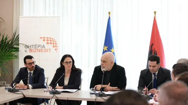 &Ccedil;mimi i naft&euml;s, Rama: Do ngrejm&euml; distributorin shtet&euml;ror,