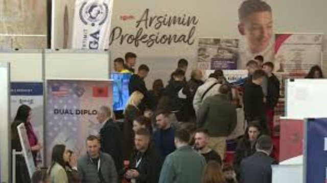 2000 vende pune n&euml; panairin e pun&euml;s: 80 biznese ofrojn&euml; paga mbi