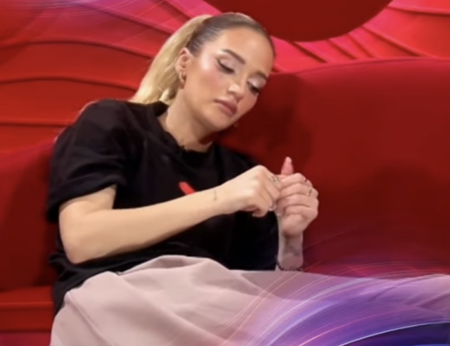 &ldquo;Si njeri pa njeri&rdquo;: Selin e p&euml;rlotur te Dhoma e Rr&euml;fimit,