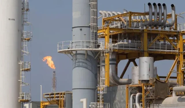 &ldquo;Fluturon&rdquo; &ccedil;mimi i naft&euml;s, Brent tejkalon 110