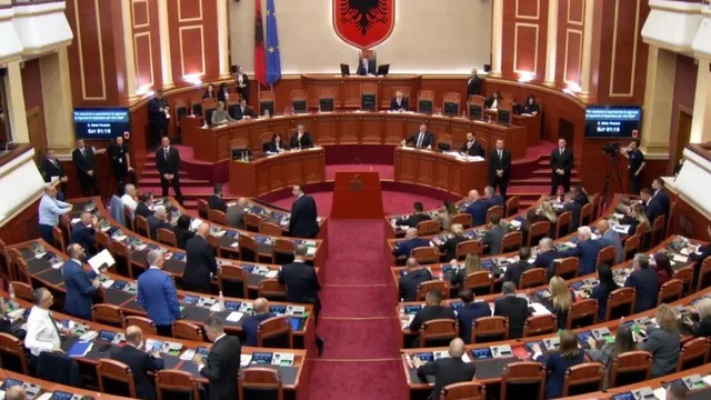 PD-PS p&euml;rplasje edhe p&euml;r vizit&euml;n n&euml; Gjermani. Opozita