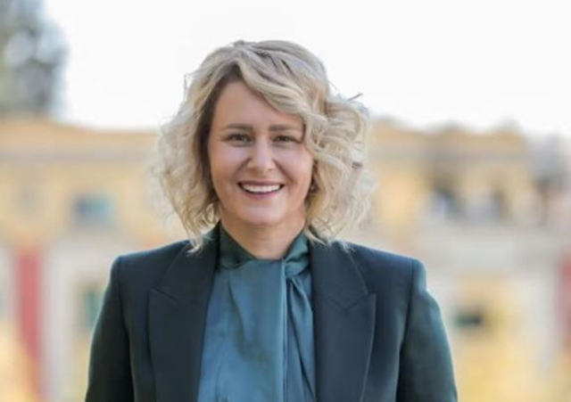 Ndryshime n&euml; institucionet shtet&euml;rore! Ish-zyrtarja e bashkis&euml;