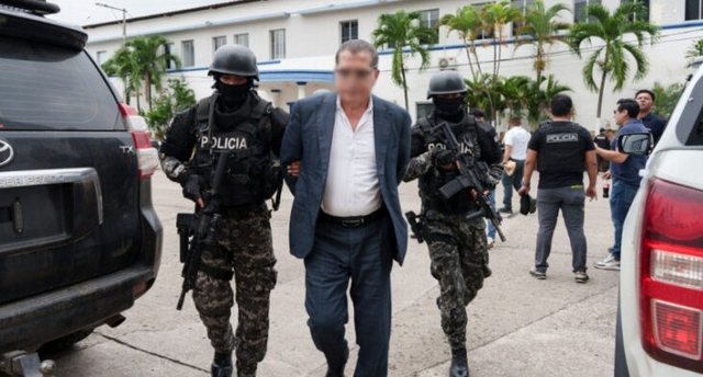 Dyshohet se punonte p&euml;r mafian shqiptare, arrestohet gjyqtari n&euml;