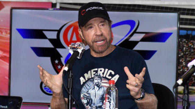 Aktori dhe ish-kampioni botëror i karatesë, Chuck Norris, ka