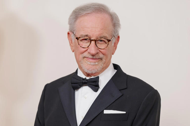 Steven Spielberg mbron Obamën dhe jep mendimin e tij për alienët: