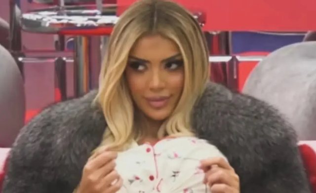 Reagojnë familjarët e Brikenës pasi Mateo e puthi me