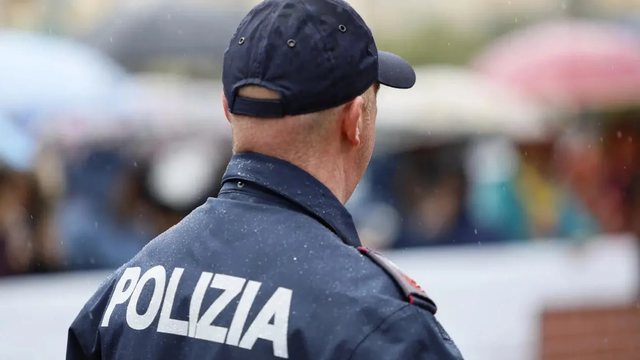 Shqiptari i punon "zbor" policisë në Itali! Manovra të