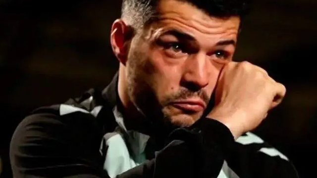 Emocione dhe kujtime , Granit Xhaka nuk i mban lot&euml;t n&euml; rr&euml;fimin