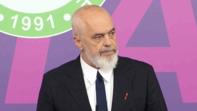 Nj&euml; dit&euml; pas ndryshimeve, kryeministri Rama mbledh nes&euml;r