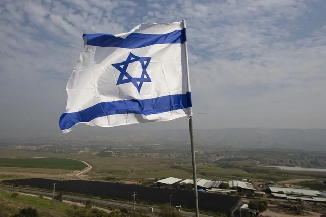 &ldquo;Jemi n&euml; gjysm&euml; t&euml; rrug&euml;s&rdquo;, komandanti izraelit