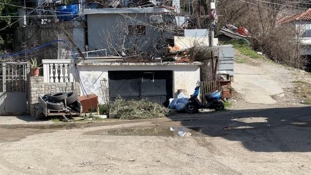 Shëngjini i Vjetër mes baltës në dimër e pluhurit